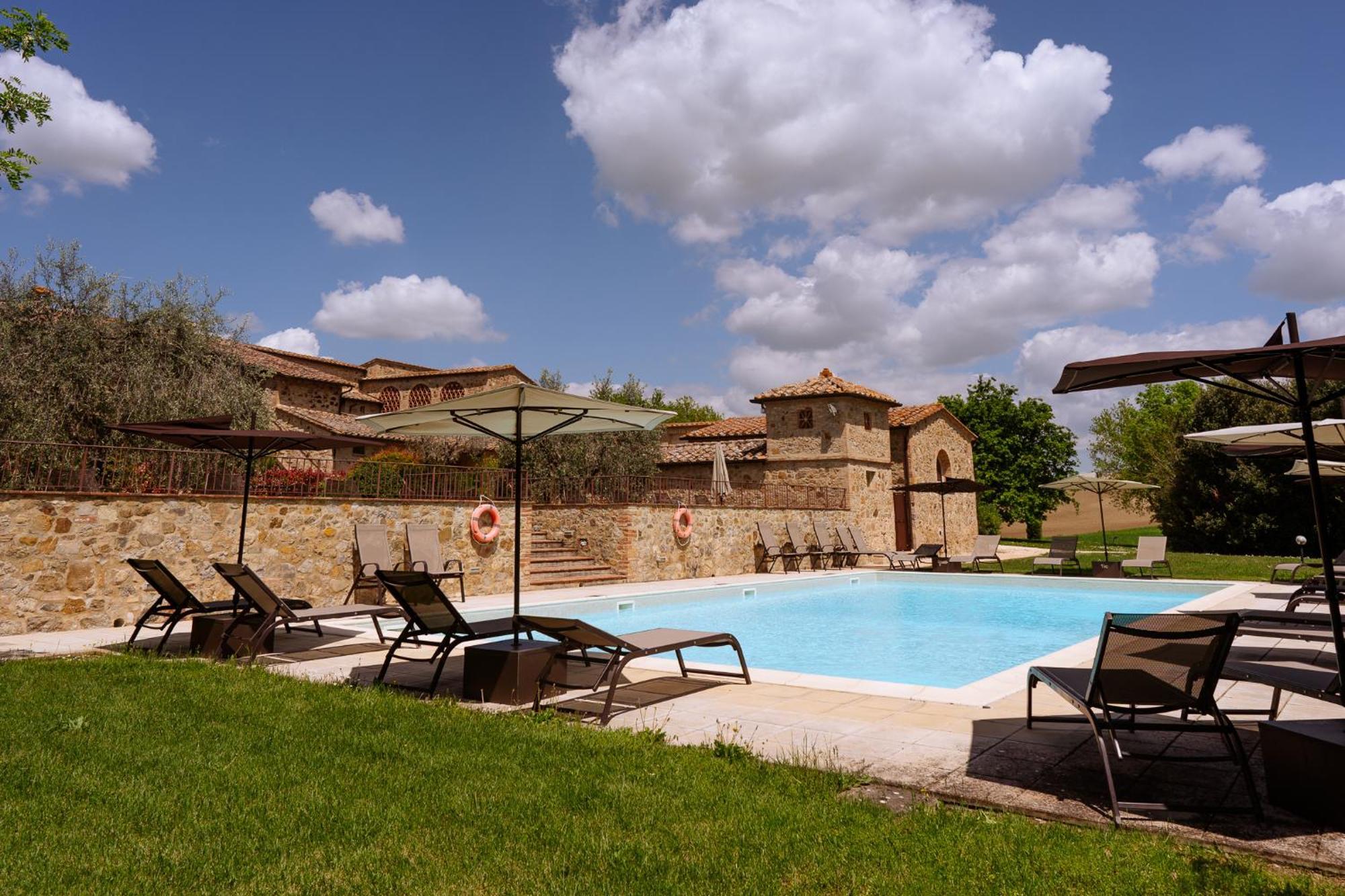Villa Le Beringhe - Wine Pool & Relax 콜레 발델사 외부 사진