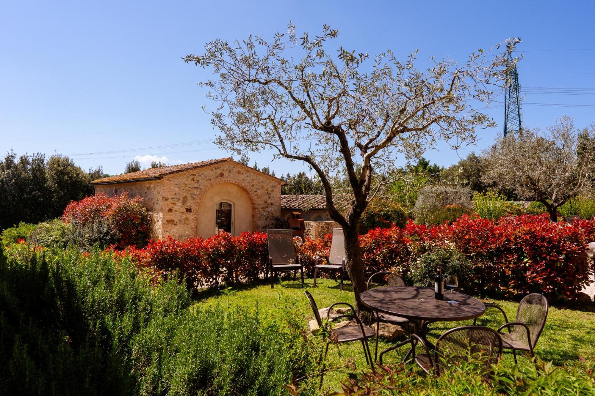 Villa Le Beringhe - Wine Pool & Relax 콜레 발델사 외부 사진