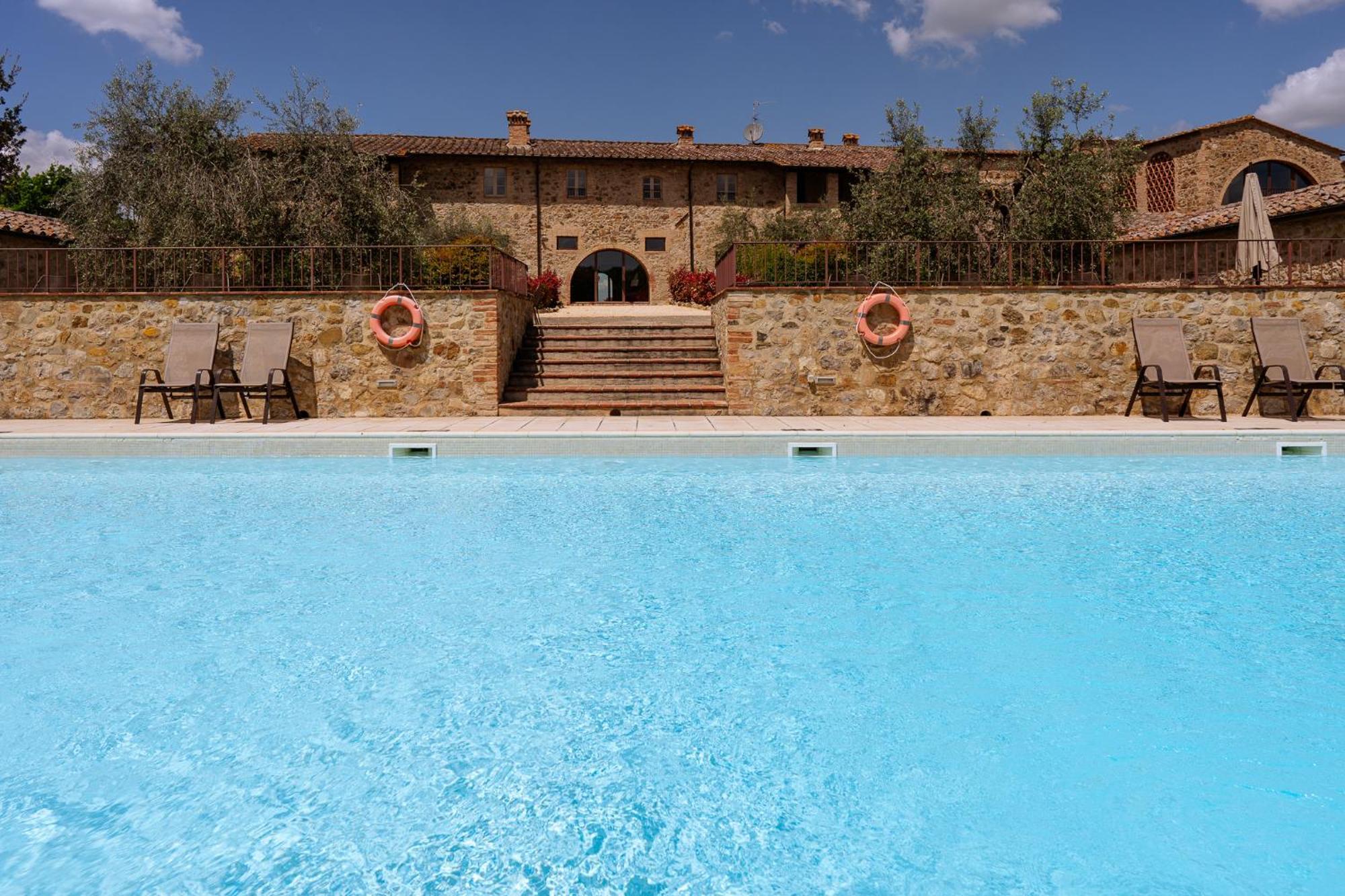 Villa Le Beringhe - Wine Pool & Relax 콜레 발델사 외부 사진